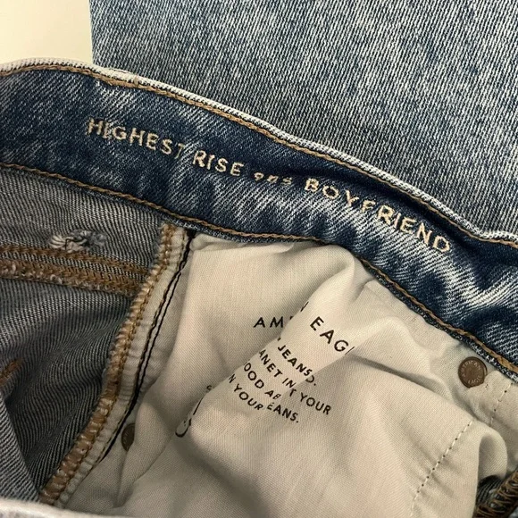 American Eagle Outfitters | Distressed Highest Rise 90’s Boyfriend Jeans - Picture 8 of 12